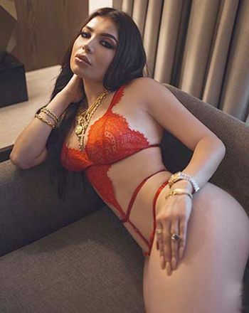 sexy-mexican-woman-tracy-saenz