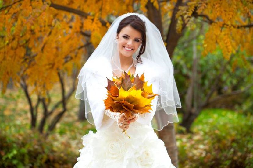 russian-bride-with-leaves